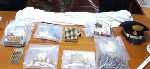 Nascondevano un arsenale in casa, arrestati due uomini di Rosarno