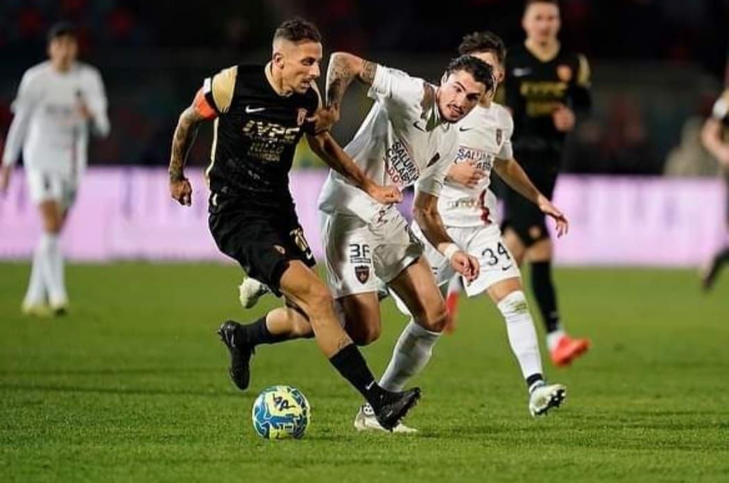 Il Cosenza acciuffa il pari nel finale: Vaisanen sigla l’1-1 col Benevento al “Marulla”