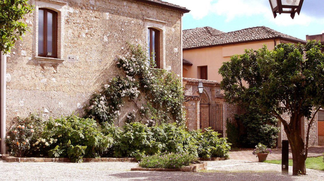 Radici che generano economia, le dimore storiche e la “rinascita” della Calabria