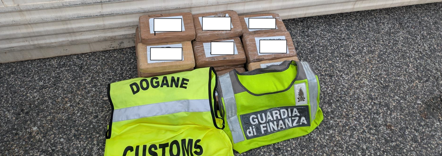 Maxi sequestro di cocaina nel porto di Livorno: tre arresti