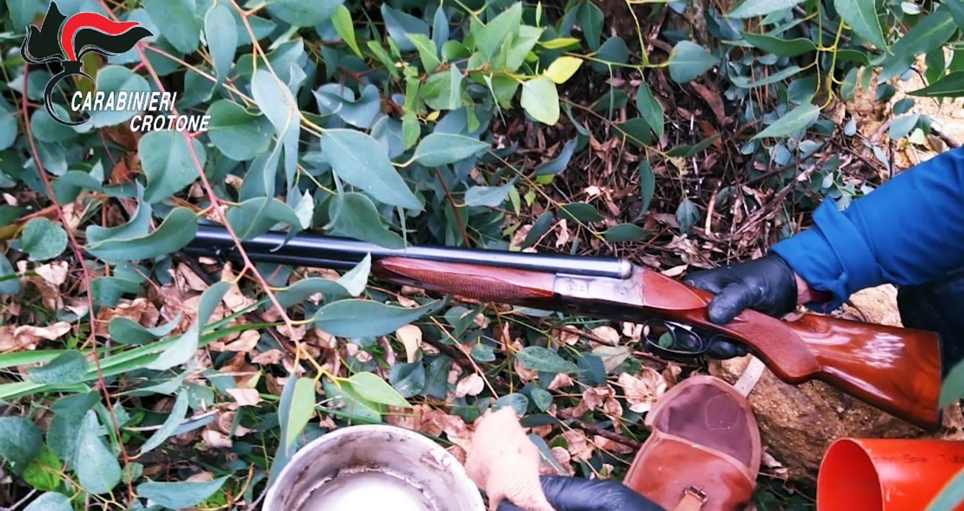 ‘Ndrangheta, armi ed estorsioni: a Cutro gli imprenditori sotto l’assedio dei clan