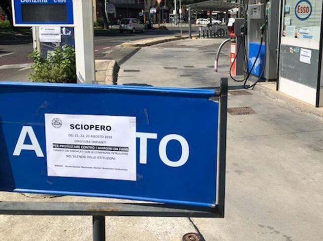 Sciopero dei benzinai, scarsa adesione in Calabria e pochi disagi