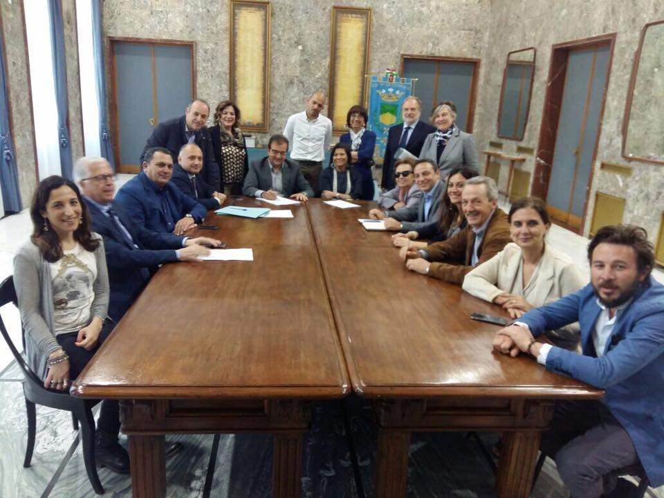 Delibera storica: parte l’iter per la fusione tra Cosenza e Rende