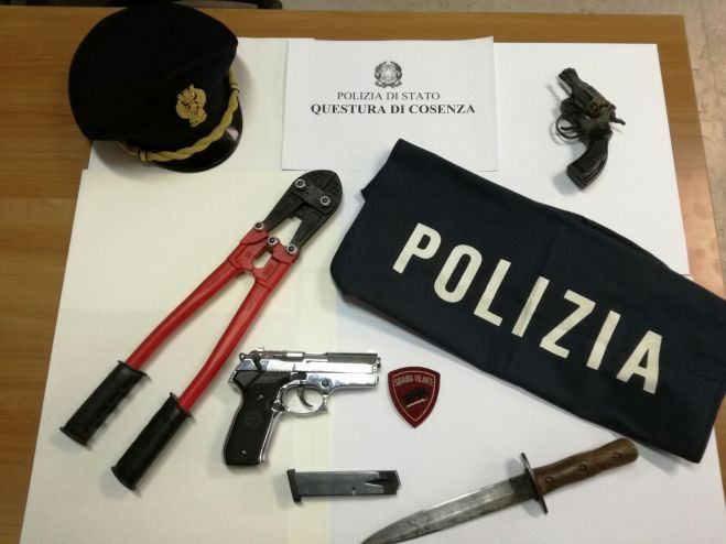 Furti nelle scuole a Cosenza, sono 6 gli indagati – NOMI