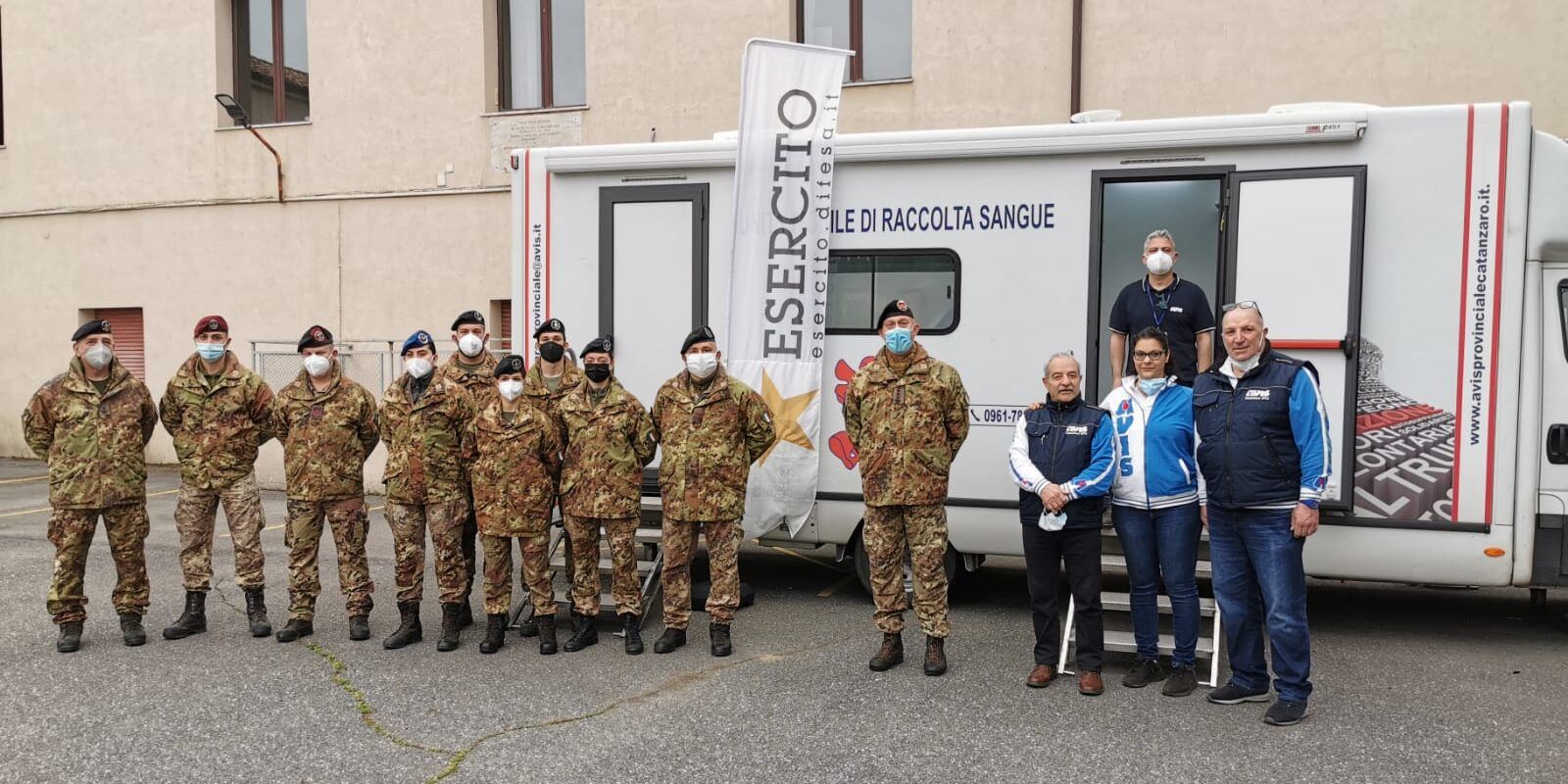 Catanzaro, la solidarietà dell’Esercito: raccolta di sangue con l’Avis