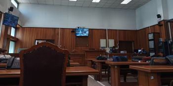 La dipendente non «dormiva su una panchina per lavorare», il tribunale di Cosenza dà ragione alla Lav Service