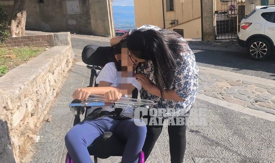 Il caso di Carol a Zungri, l’amarezza della madre: «Non possiamo esserci solo noi per lei». Intervengono Regione e Asp