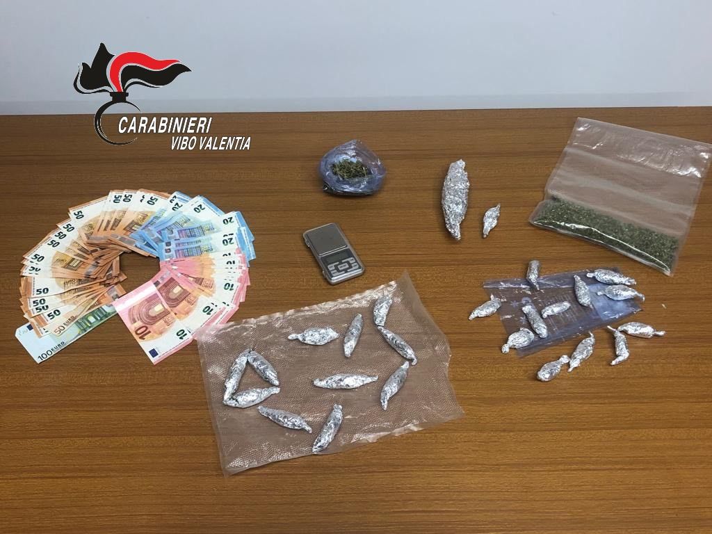 Maierato, casa dello spaccio in pieno centro: un arresto