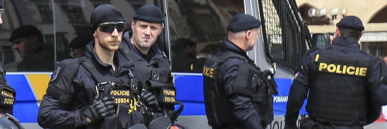 Sparatoria a Praga, morti e feriti all’Università. Suicida l’esecutore – VIDEO