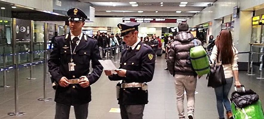 Tentano di imbarcarsi su un volo con passaporti falsi, arrestati a Lamezia