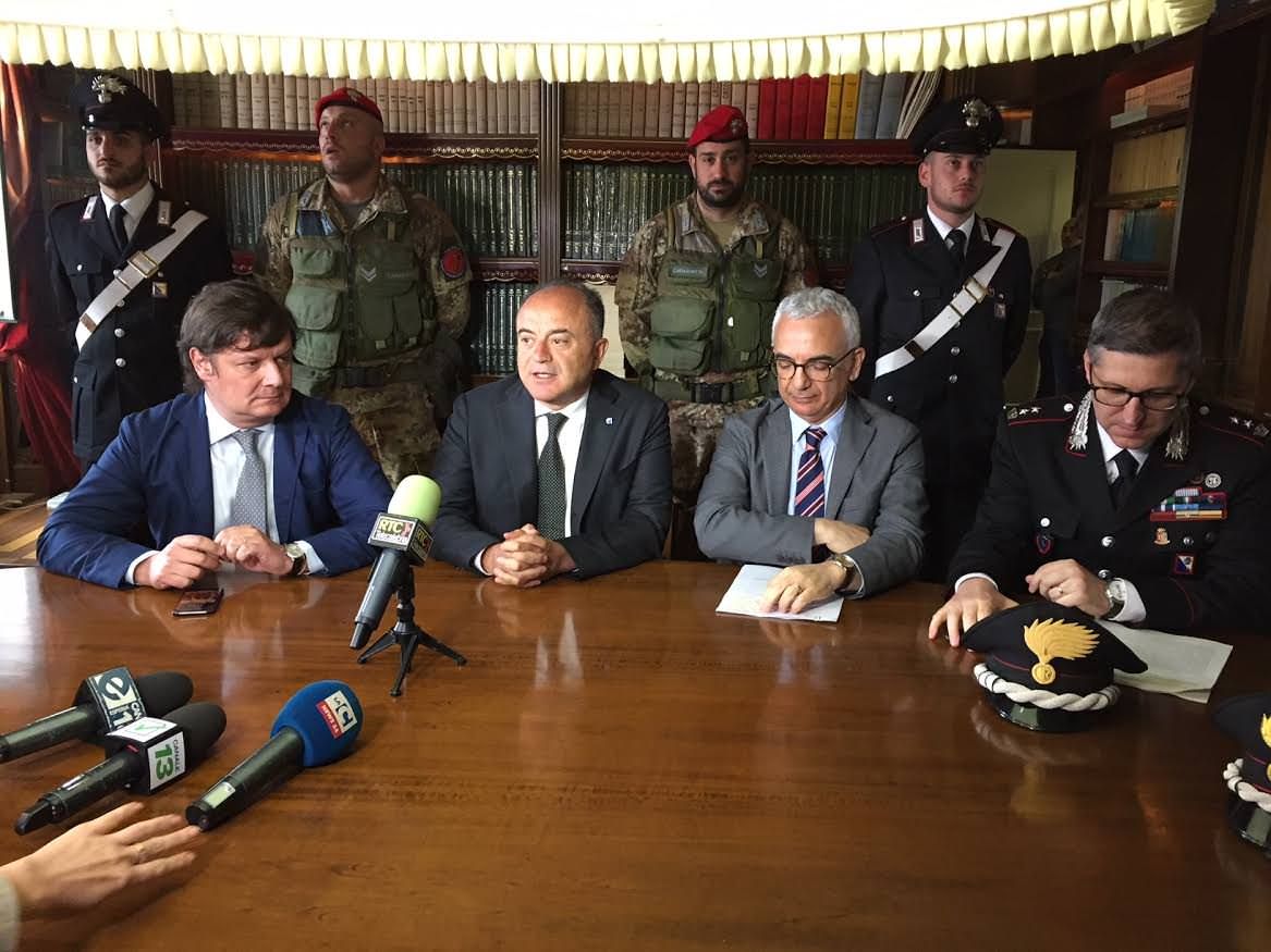 Crotone, la coca viaggiava nei camion della frutta – VIDEO