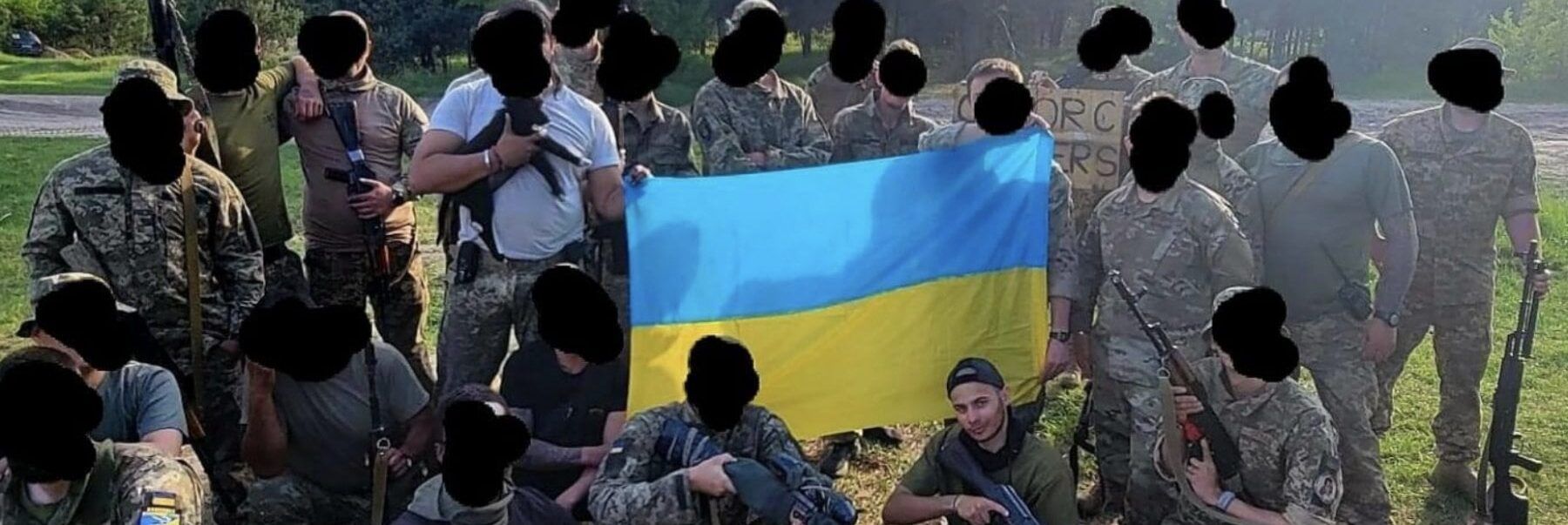 Estremista di destra va a combattere in Ucraina, indagato dalla Procura