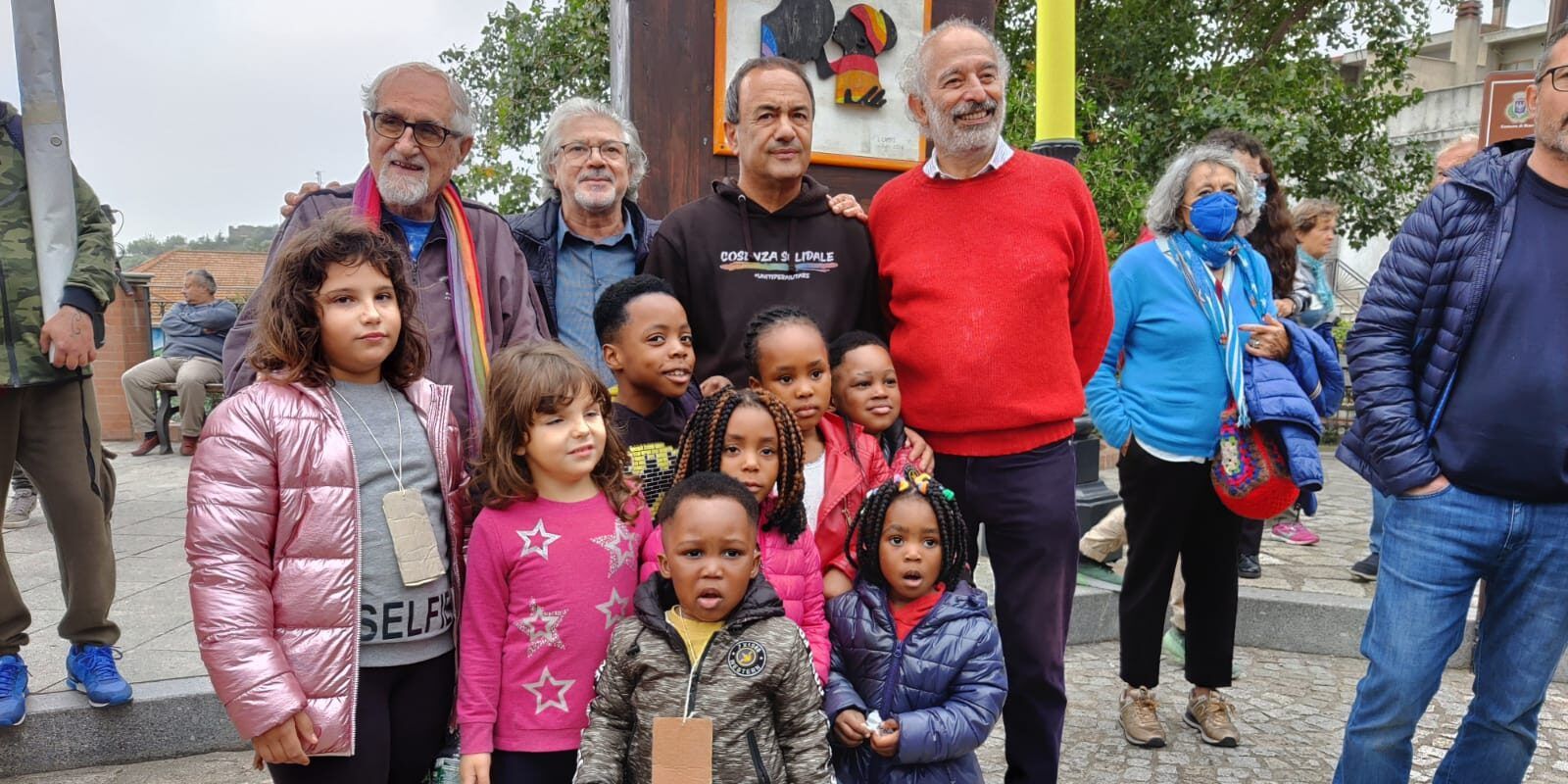 A Riace il popolo di Lucano scende in piazza – VIDEO