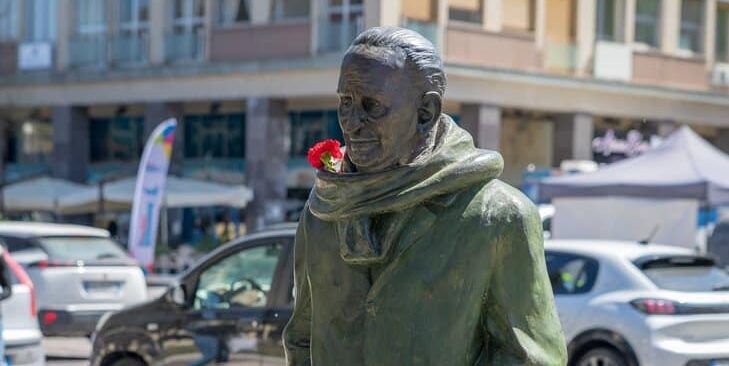 Cosenza, Caruso: nessuno sfratto, la statua di Mancini andrà nella piazza intitolata a lui