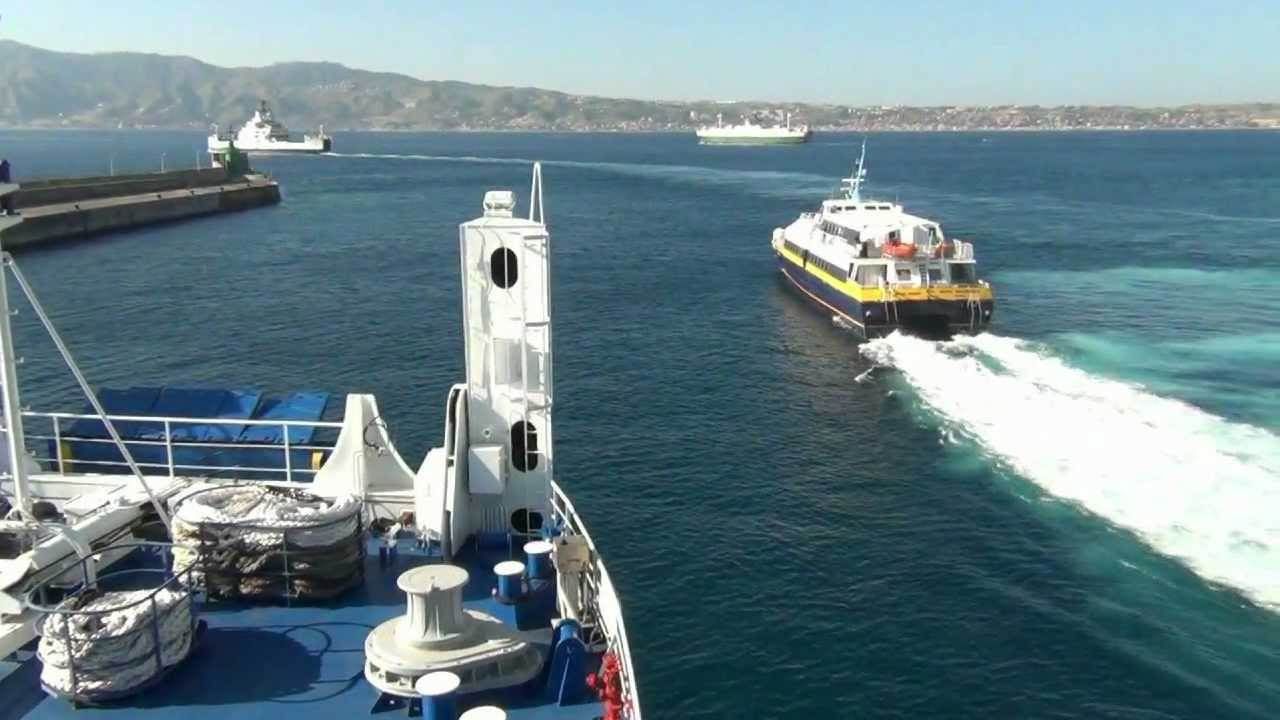 Universitari con la droga nel trolley, 4 arresti