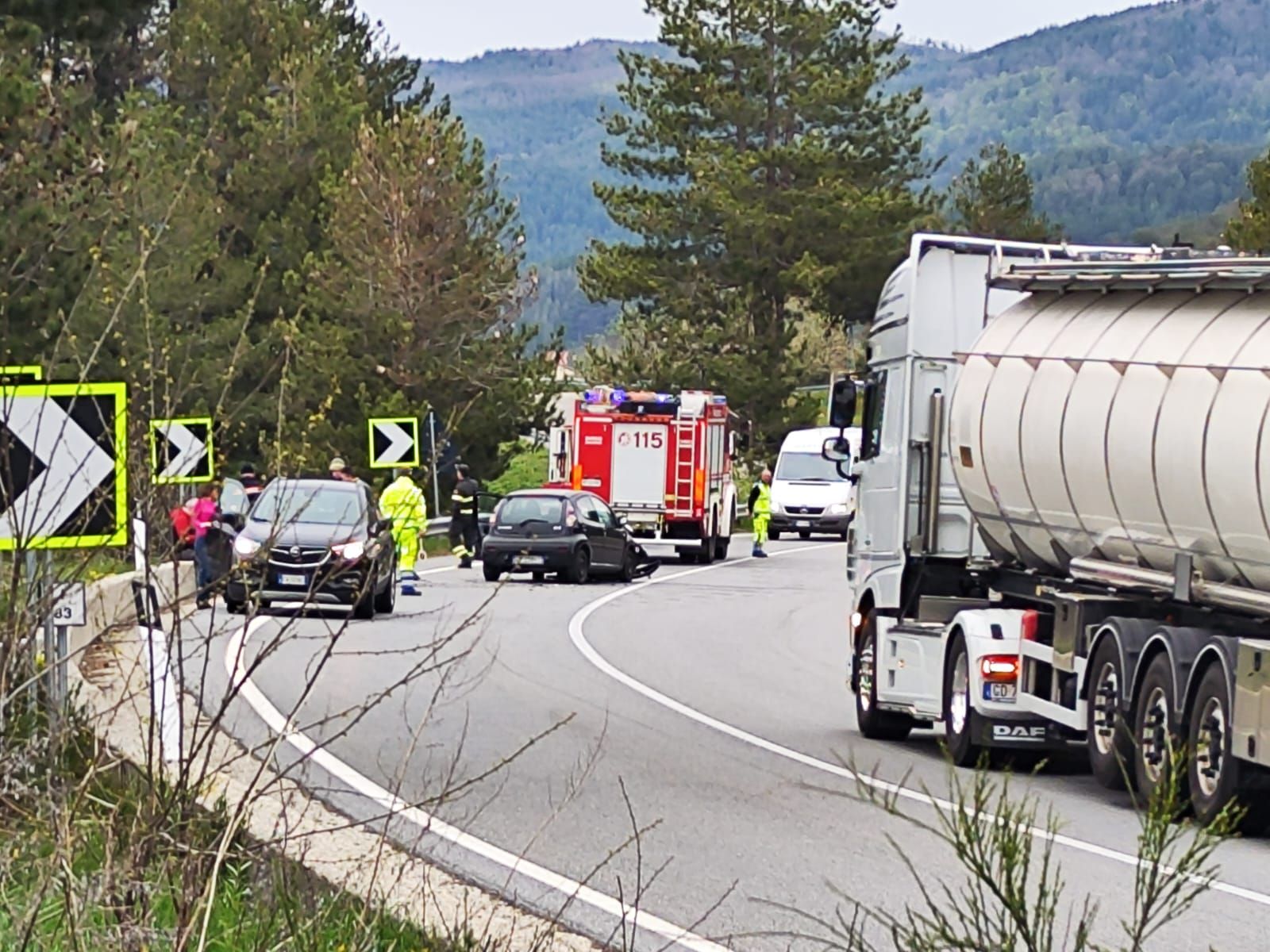 Auto contro guardrail, altro incidente sulla Statale 107 Silana Crotonese