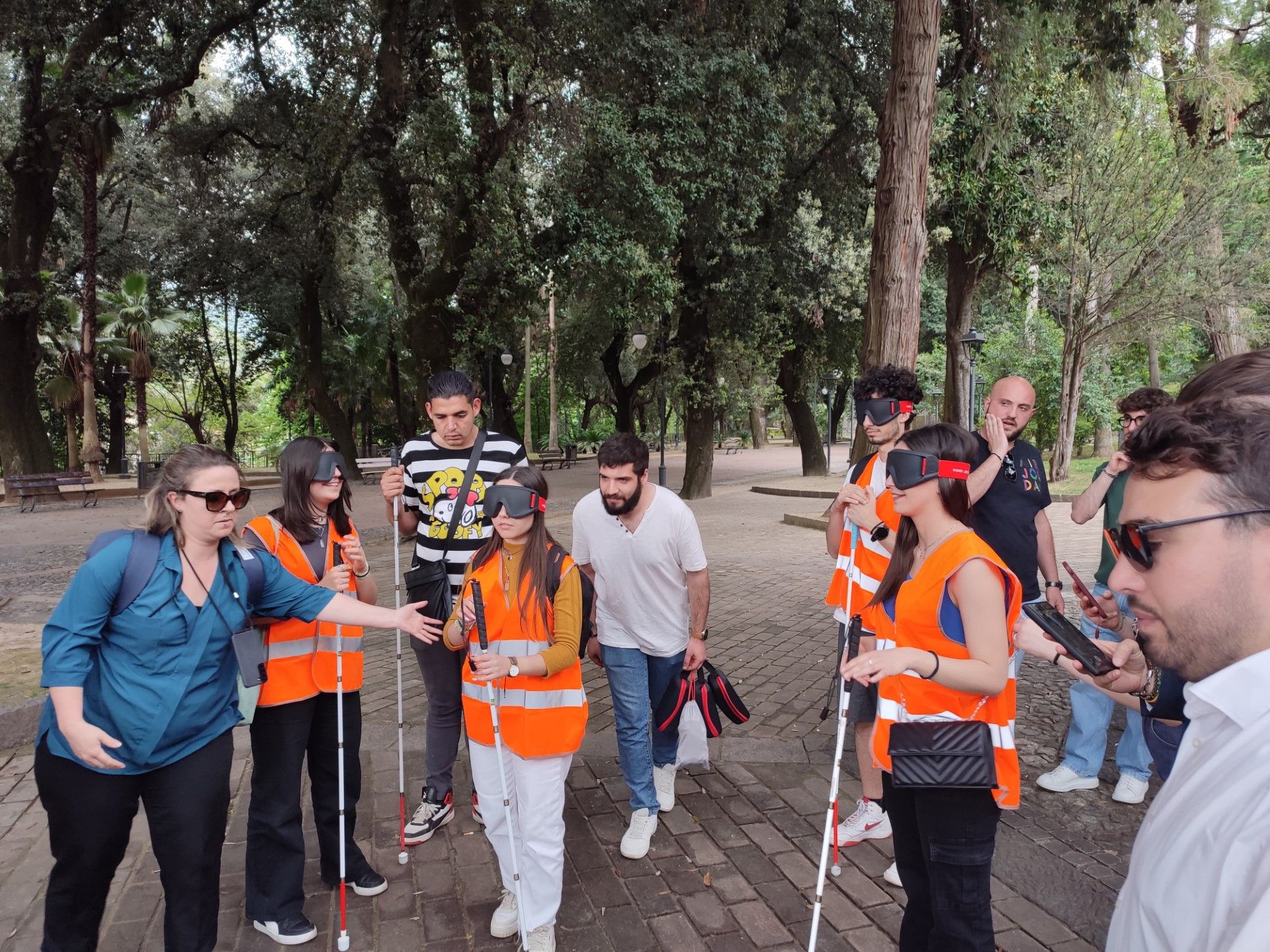 Tre giorni per vivere “Cosenza al buio”: i non vedenti fanno da guida tra le bellezze della città