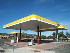 Tentano di rapinare un distributore di carburante