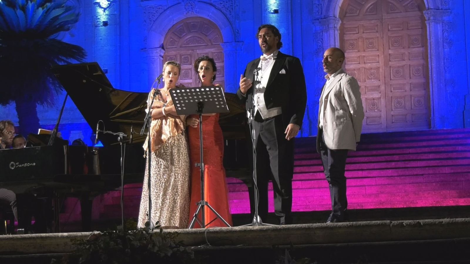 Applausi a scena aperta per la prima del Festival Leoncavallo