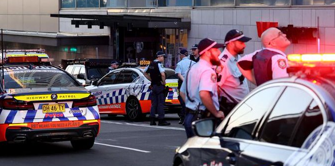 Sydney, attacco in un centro commerciale: 7 morti