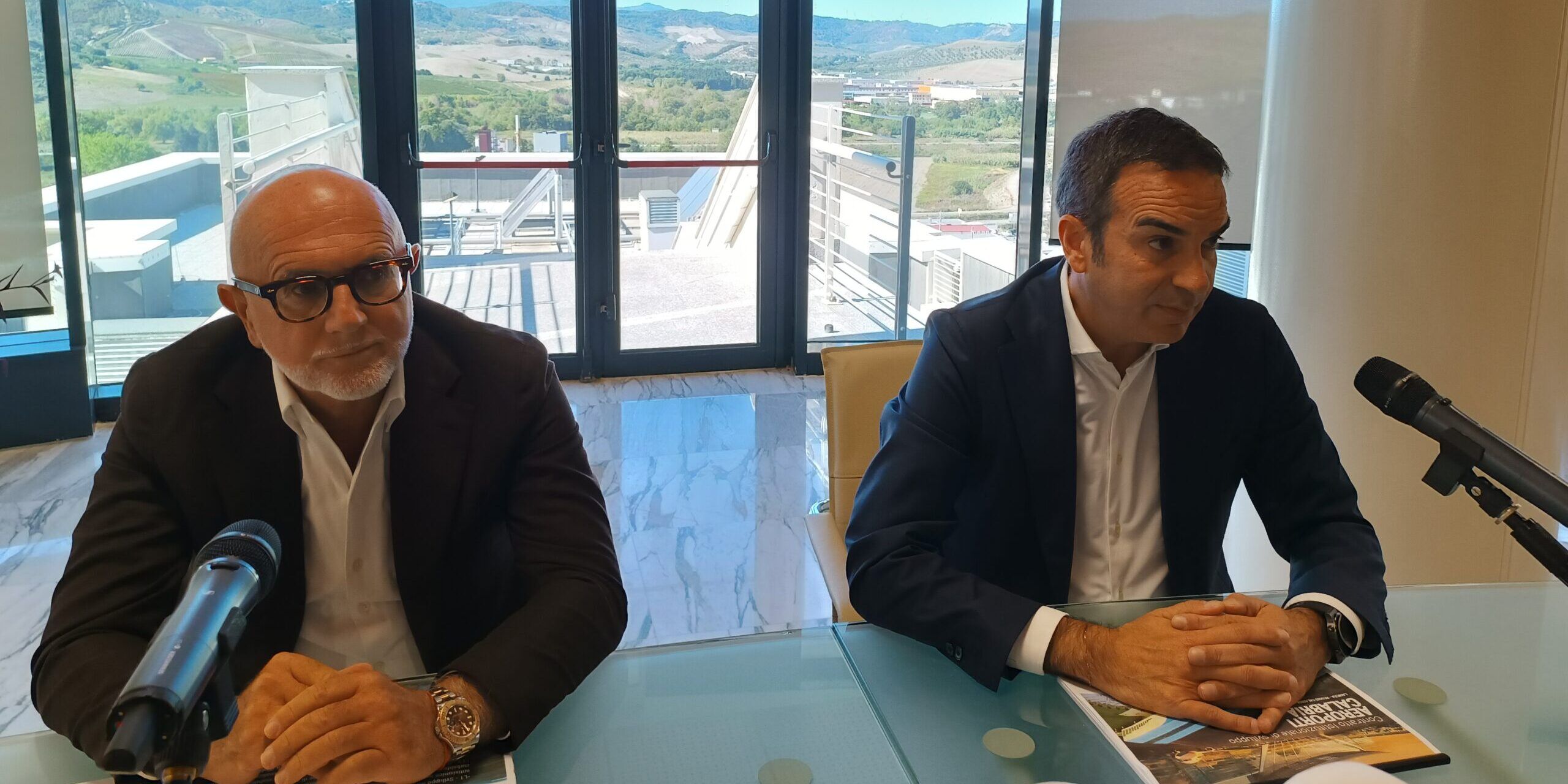 Aeroporti, la scommessa di Occhiuto e Franchini: due anni per rifarli (quasi da zero) e rilanciarli – VIDEO