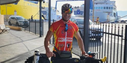 Viaggio in bici a Capo Nord, il finanziere calabrese e l'impegno per la ricerca sul cancro