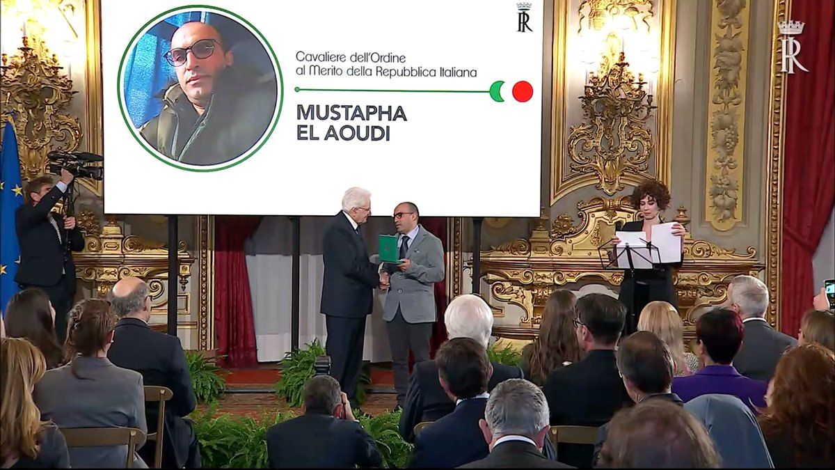 Mattarella premia Mustapha, l’eroe di Crotone – VIDEO