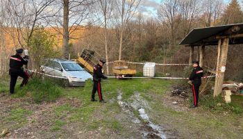 Sequestrata discarica abusiva di rifiuti speciali nel Catanzarese, denunciati padre e figlio