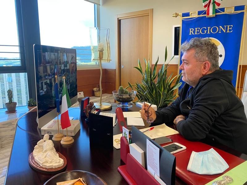 Scuole, Spirlì al governo: «Riaperture graduali e senza forzature»