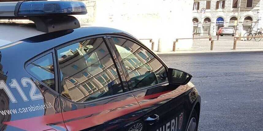 Roggiano Gravina, non si ferma all’alt: i carabinieri lo inseguono