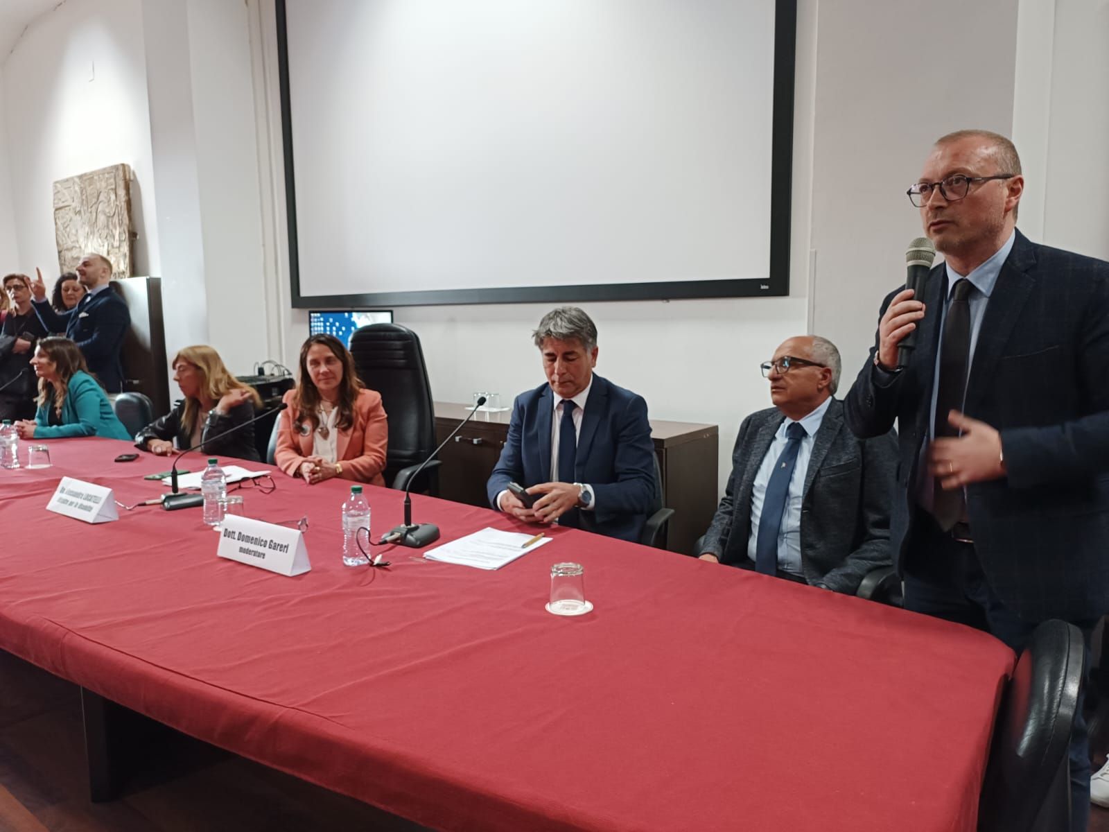 Reggio, Versace e Delfino a Locatelli: «Disponibili a lavorare in sinergia, l’auspicio è rivedersi in tavoli tecnici»