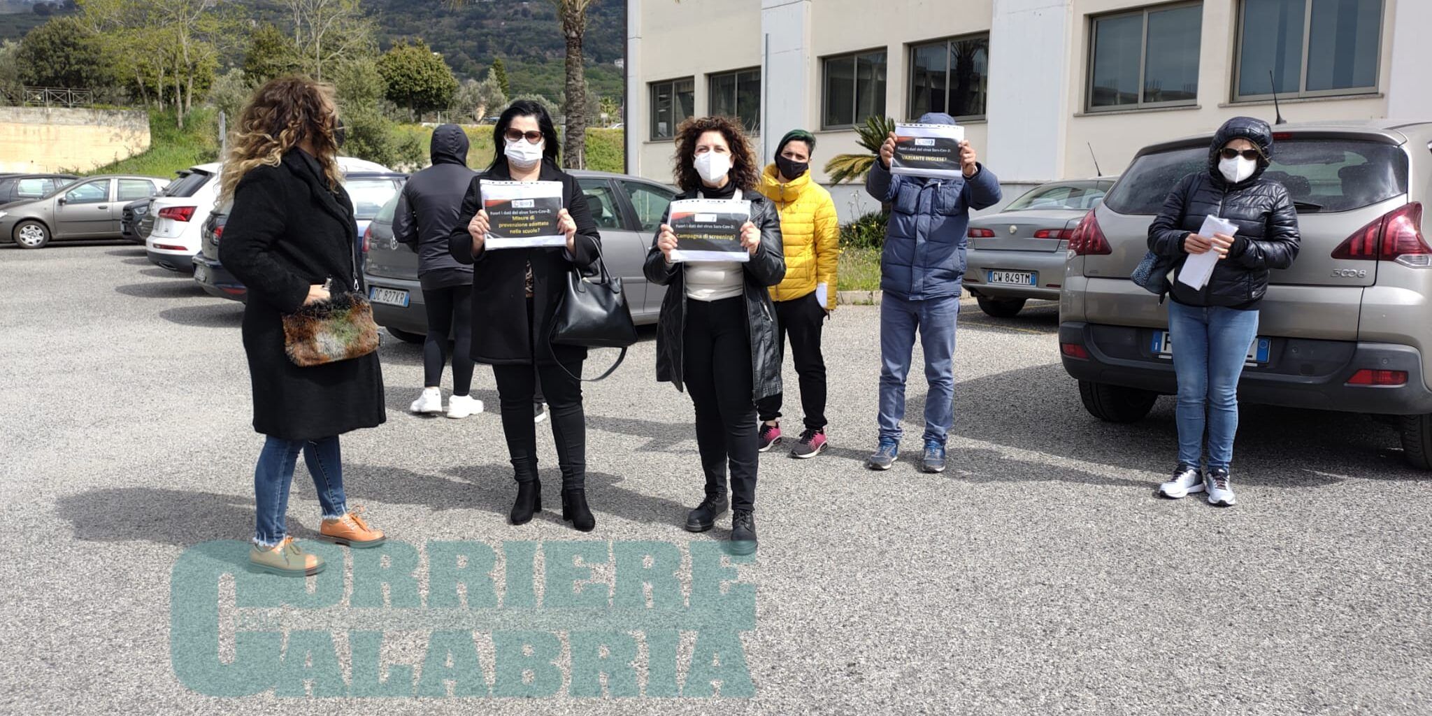 L’emergenza Covid si abbatte su scuola e trasporti. E a Lamezia monta la protesta – FOTO E INTERVISTE