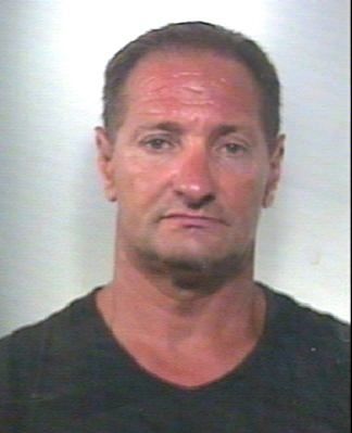 Lamezia, preso il rapinatore di tabaccherie