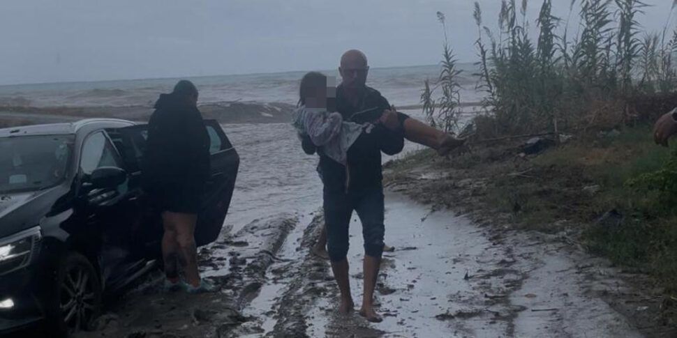 Maltempo e allagamenti nel Reggino, disagi nei centri della costa jonica e nell’entroterra