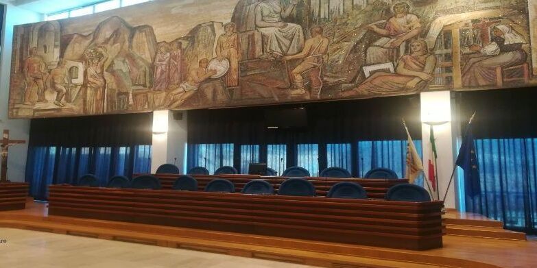 “Anatra zoppa” e rinnovamento molto relativo: ecco il consiglio comunale dell’era Fiorita