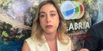 Violenza di genere, quando la rete delle istituzioni e degli amici fa la differenza e salva la vita | VIDEO