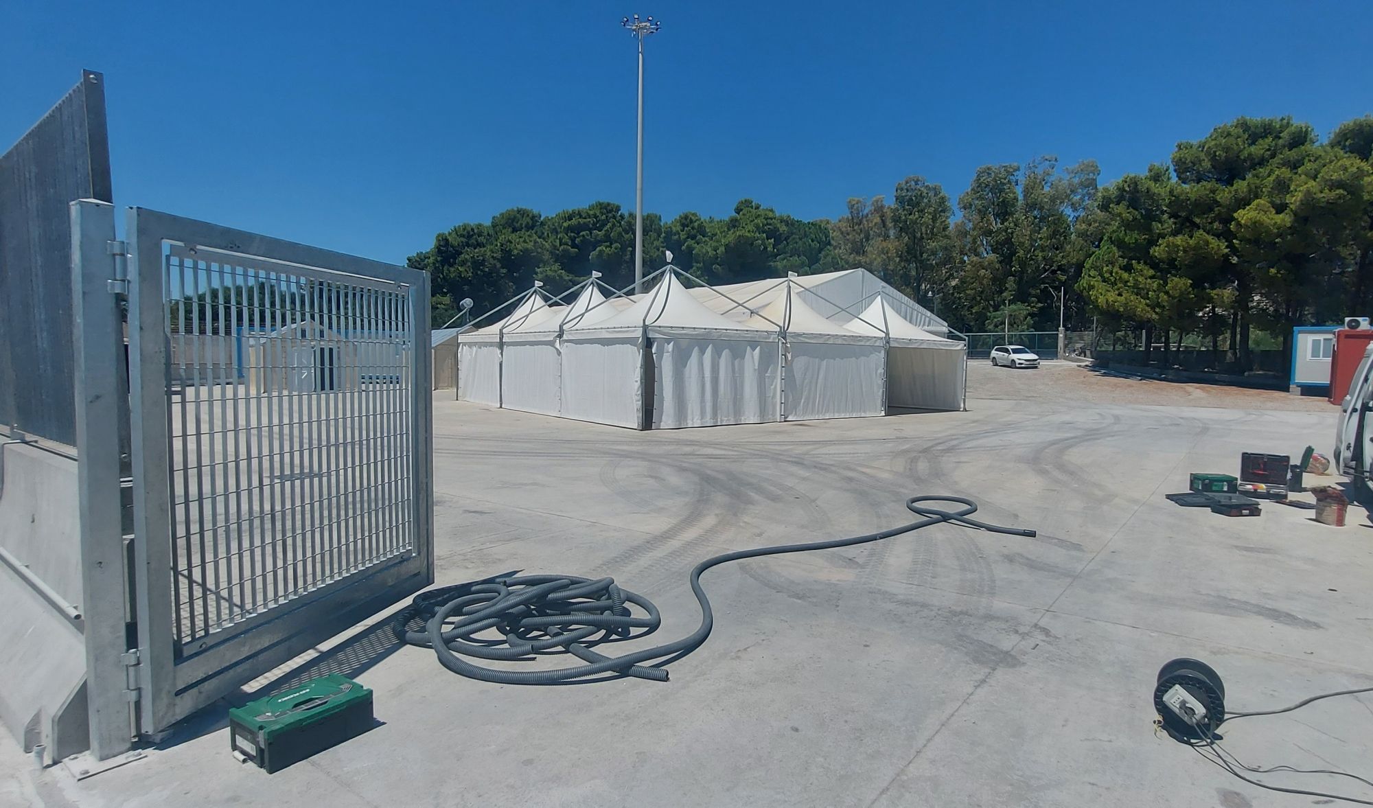 A Roccella Jonica il team di Medici senza frontiere. «In prima linea dove viene rilevato un bisogno» – VIDEO