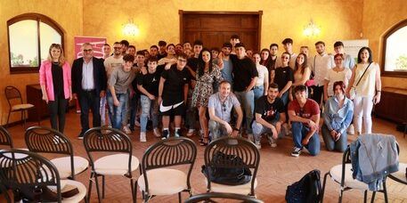 “Scegli i prodotti calabresi”,  studenti visitano l’azienda vinicola di Statti