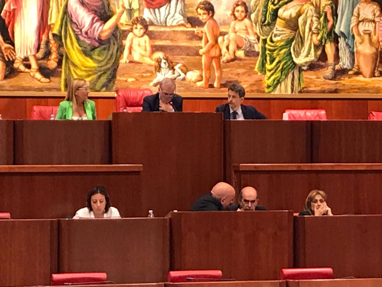 La minoranza chiede elezioni, Oliverio prende ancora tempo