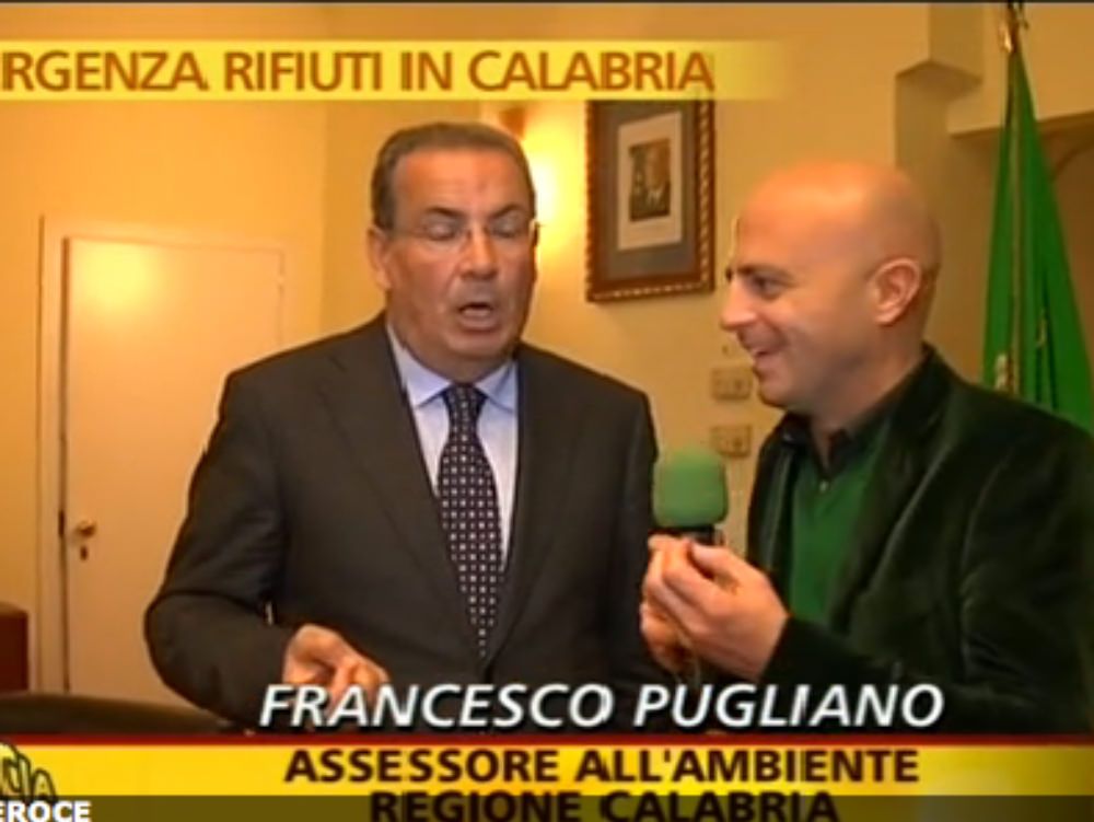 E Pugliano “autorizza” a fotografare i cumuli di rifiuti