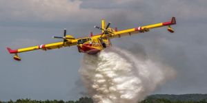 Incendio lungo la SS 504 di Mormanno, sul posto i Canadair