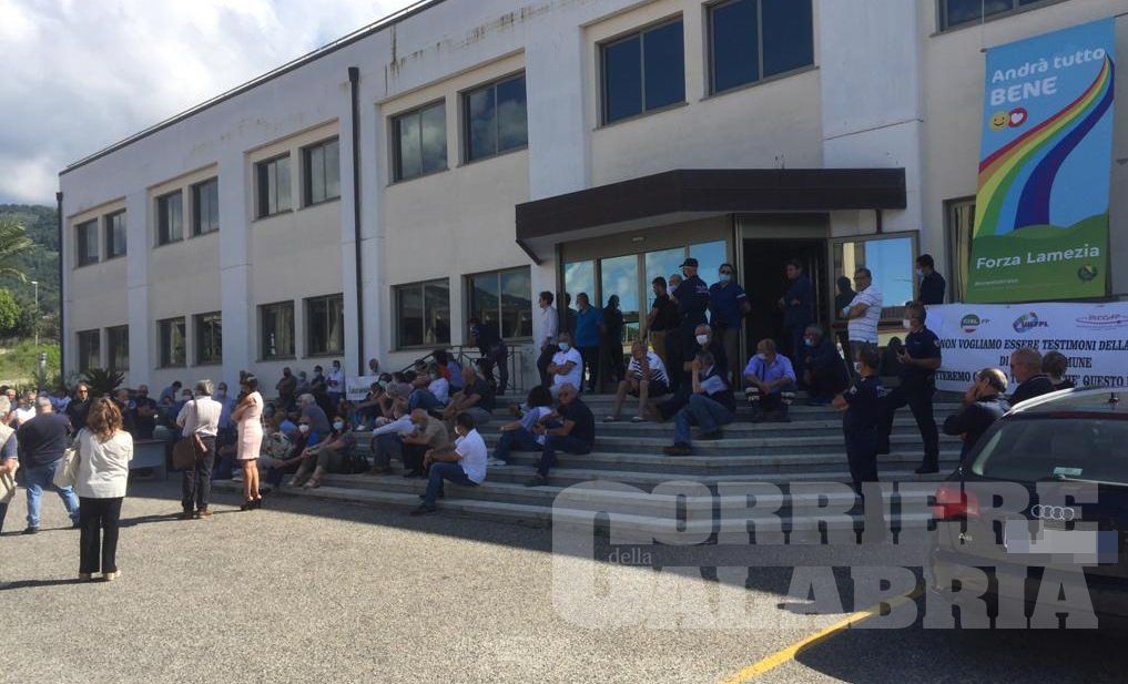 Lamezia, produttività non pagate dopo quattro delibere: dipendenti comunali in stato di agitazione