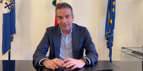 occhiuto tavolo adduce centri di potere