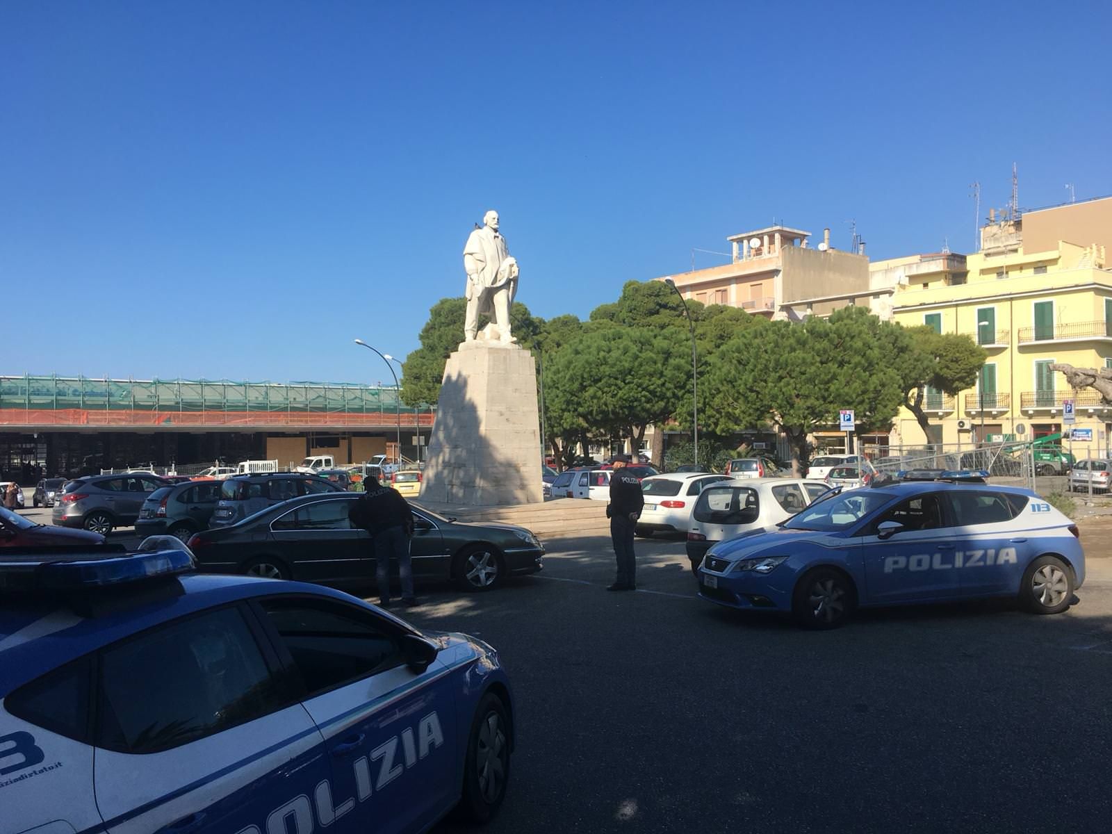 Spacciavano all’interno di un vagone ferroviario a Reggio, arrestate due persone