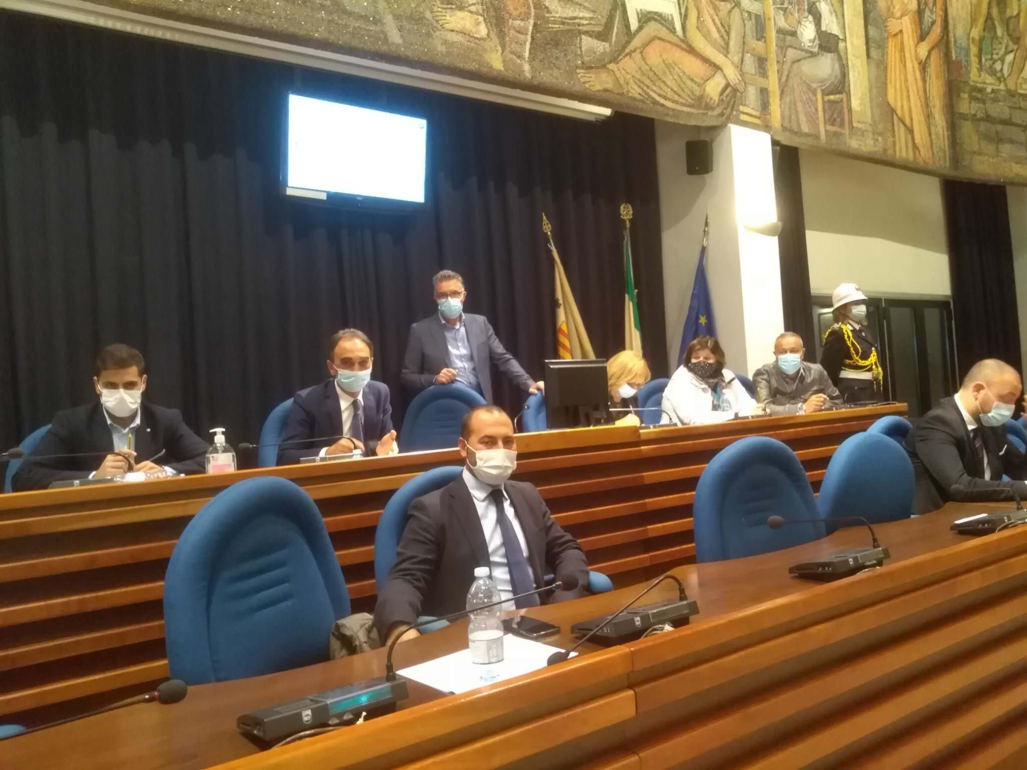 “Guerriglia” nel centrodestra a Catanzaro, il gruppo di Abramo si sfalda