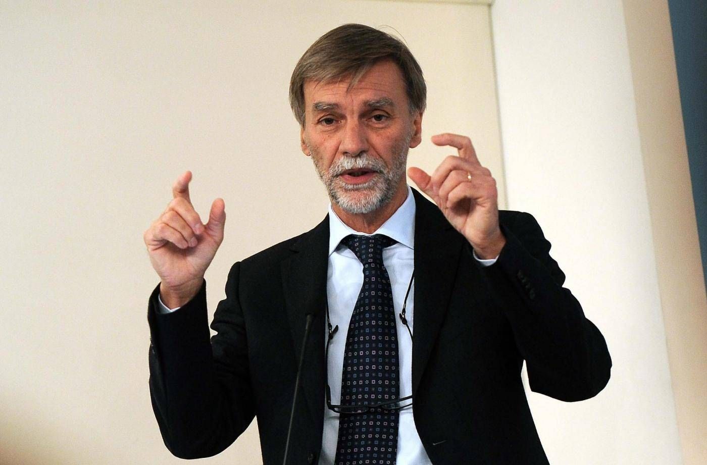 Delrio: «Il futuro passa dai nuovi gestori degli scali»