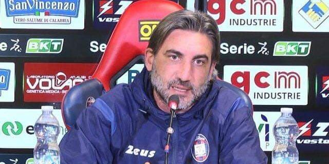 Il Crotone perde l’ultimo treno: con l’Alessandria pari pieno di amarezza