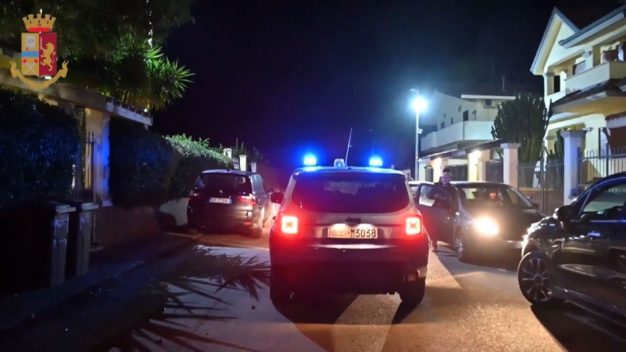 La fuga del broker dei Gallace “coperta” dalla famiglia Fonti: dall’appartamento in Sicilia alla cattura