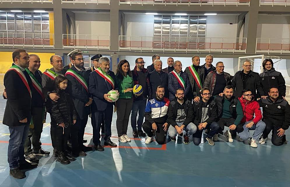 Amantea, la Provincia consegna alla città il Palazzo dello sport – VIDEO