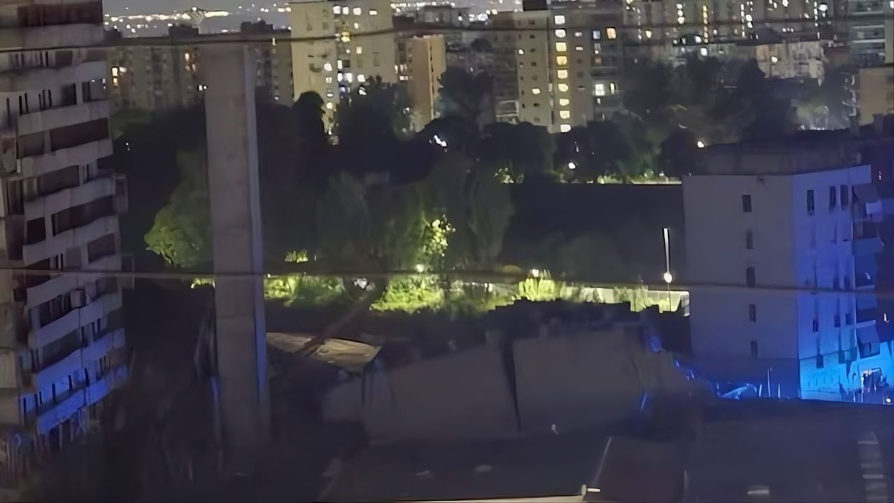 Crolla una parte della Vela Rossa a Scampia, evacuate 47 famiglie